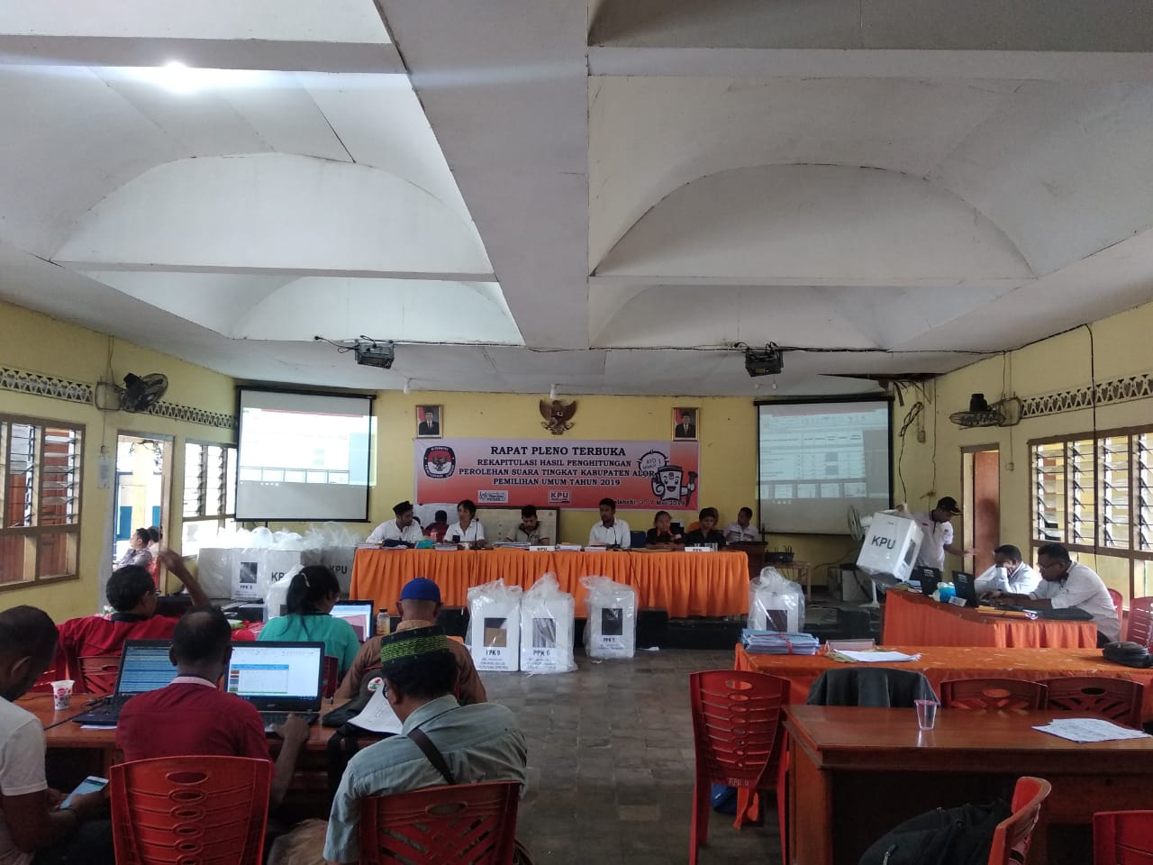 Bawaslu Alor Awasi Rapat Pleno Terbuka Tingkat KPU Kabupaten Alor