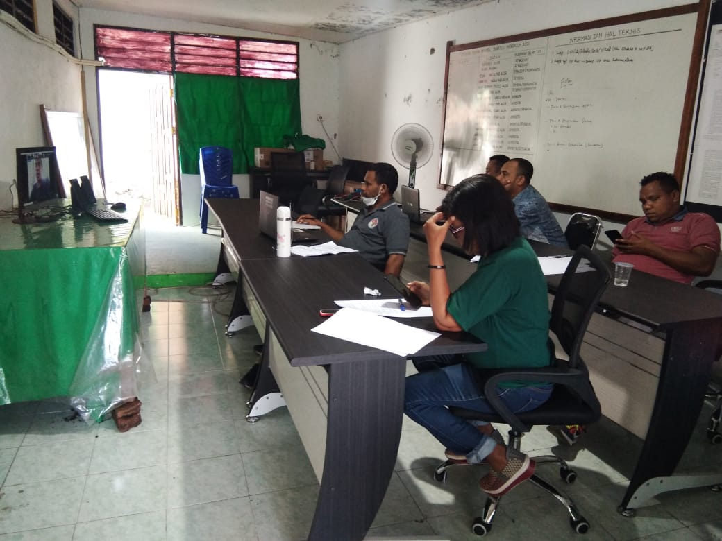 Bawaslu Kab. Alor Mengikuti Rapat Persiapan Riset Pemilu Secara Daring