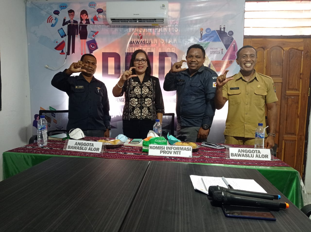 Ketua Komisi Informasi  Prov. NTT Hadir di Bawaslu ALor