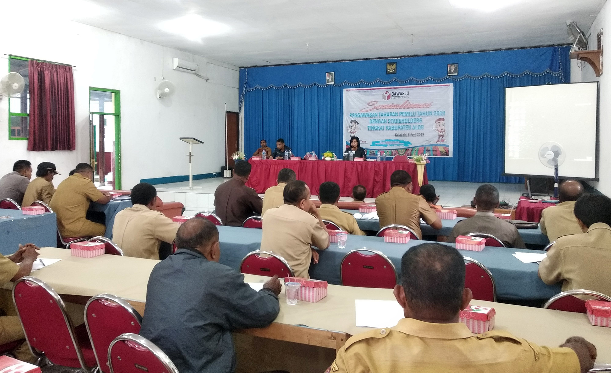 Bawaslu Alor Gelar Sosialisasi Bersama Stakeholder