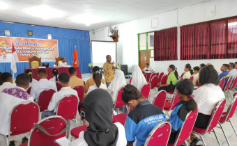 Sosialisasi Pengawasan  Partisipatif, Bawaslu Alor Libatkan Siswa SMA