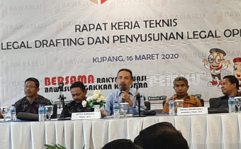 Ketua dan Anggota Bawaslu Alor Menghadiri kegiatan Legal Drafting di Kupang