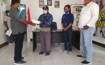 Penyerahan Bantuan Siklon Tropis Seroja Oleh Bawaslu RI