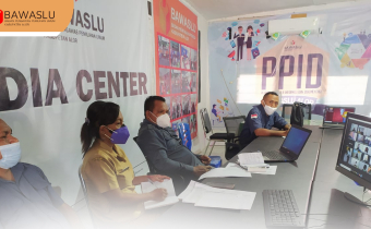 Anggota dan Korsek Bawaslu Alor Mengikuti Rapat Daring Rencana Kegiatan Semester 2 T.A 2021