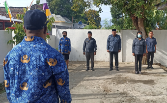 Jajaran Bawaslu Kab.  Alor Gelar Upacara HUT RI Ke 77