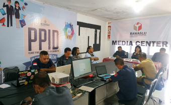Awak Media Sambangi Bawaslu Alor